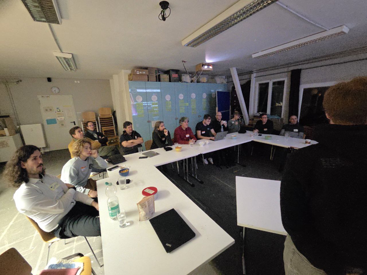 Aufmerksames Publikum beim KI Klub Werder